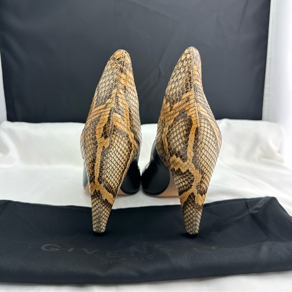 Givenchy Escarpin GV3 95 Pumps in Black - Picture 7 of 10